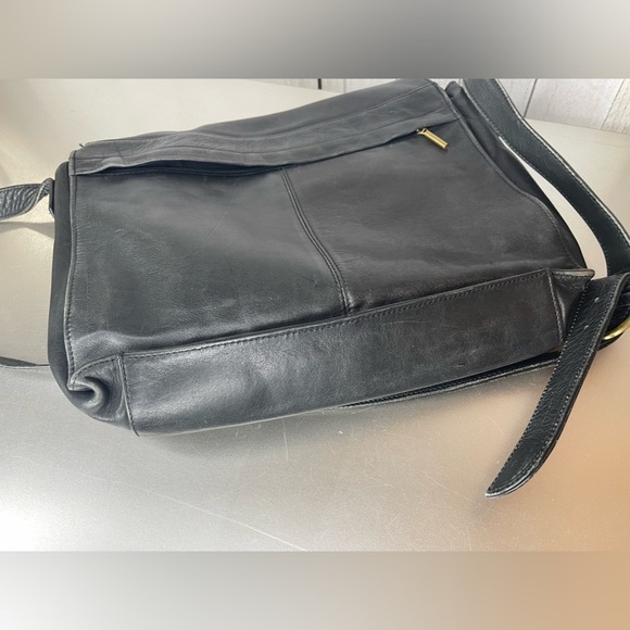 Vintage Nine West Black Distressed Leather Messenger Work Bag Purse - Picture 4 of 10